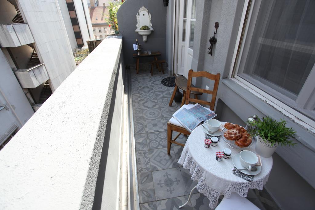 D.Five Neo-Baroque Apartment With Terrace Budapest Exterior photo